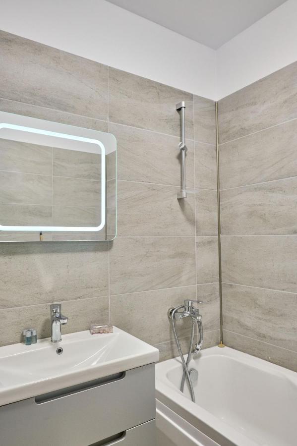 Crazy Sea View 1Br Apartment Spa Pools Resort Mamaia Exterior foto